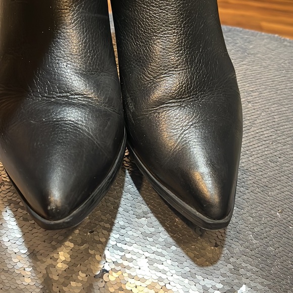 MARC FISHER - POINTY TOE LEATHER BOOTIES SIZE 8 - Picture 8 of 10